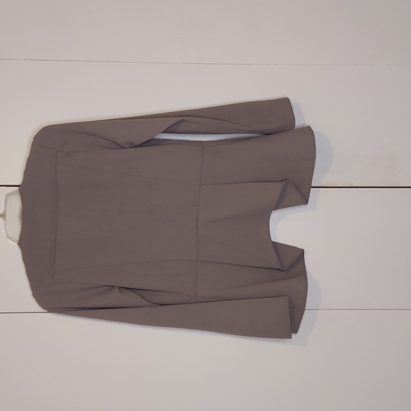 Harlowe & Graham Grey Tuxedo Style Blazer with Peplum Hem Size Small - Picture 5 of 11